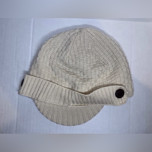 Columbia Women’s Gray Cable Knit Button Ski Brim Hat Crochet Cap Beanie Winter‎ - Picture 1 of 7